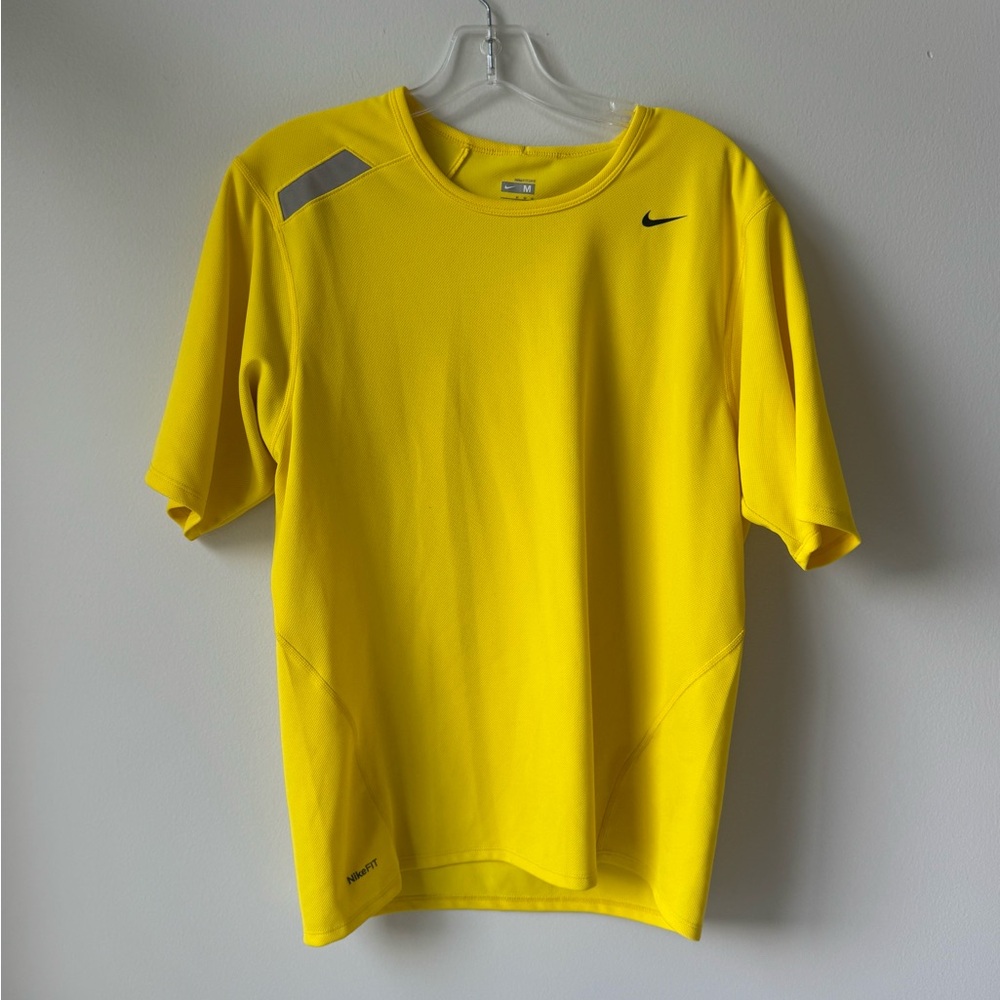 Nike Men's Yellow Sports Shirt Unisex Running Reflective Size Medium Top Bright